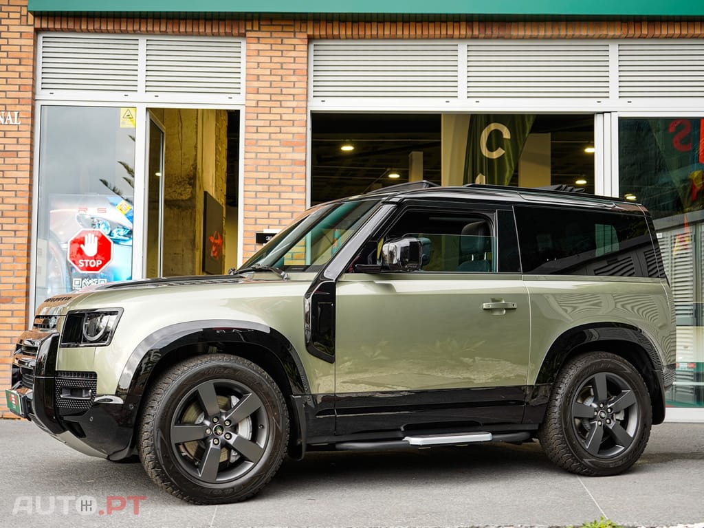 Land Rover Defender 90 D300 X-Dynamic HSE