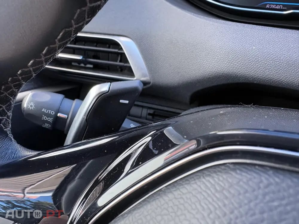 Peugeot 5008 1.2 PureTech Allure EAT8