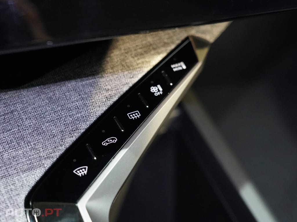 Peugeot 3008 1.2 Hybrid Allure e-DCS6