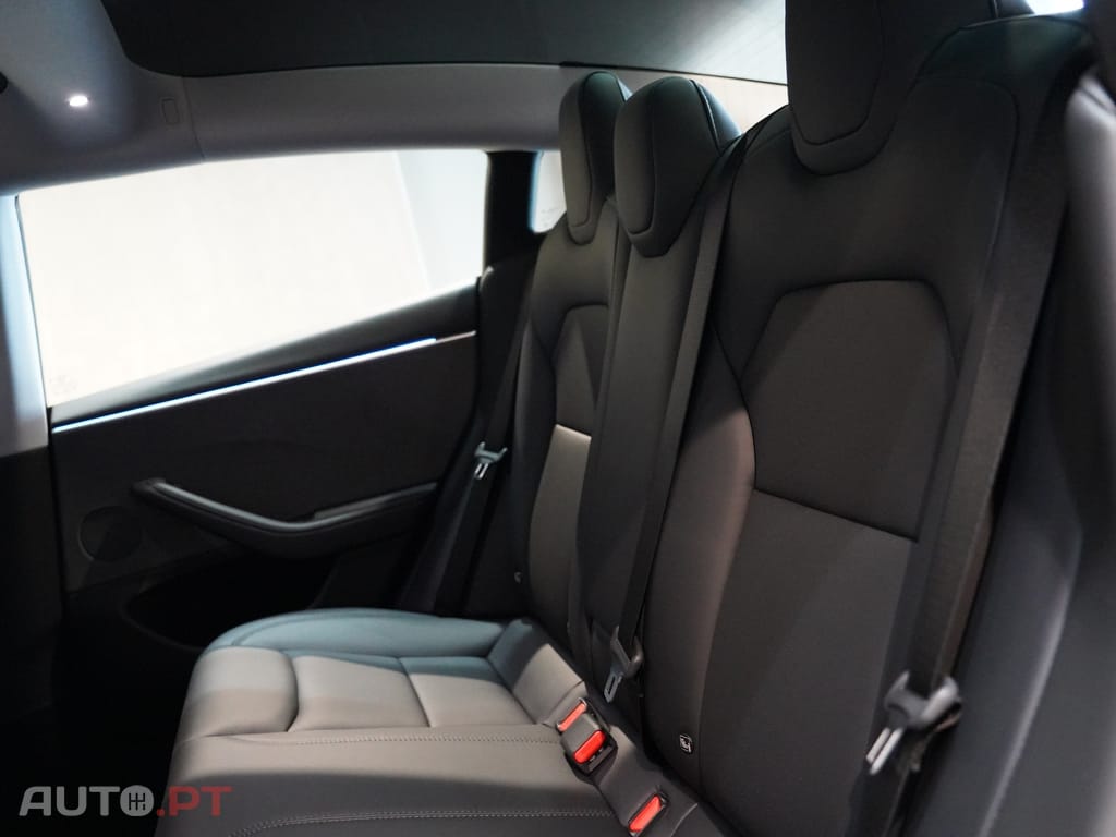 Tesla Model 3 Tração Traseira