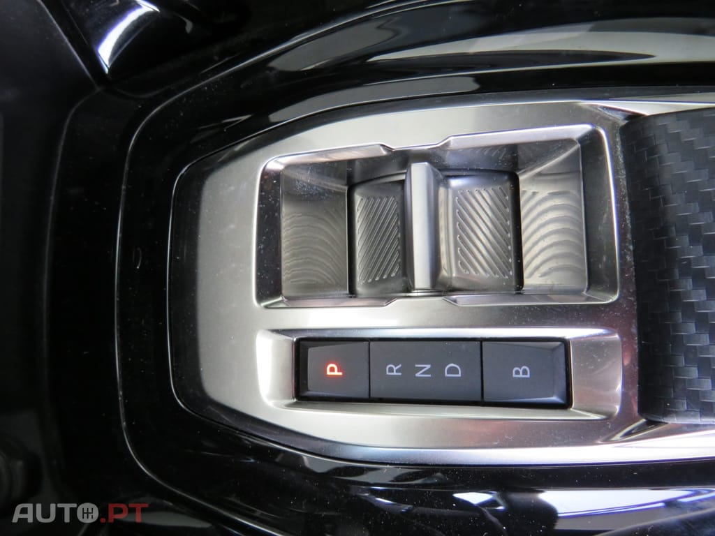 Peugeot E-2008 Allure Pack 100