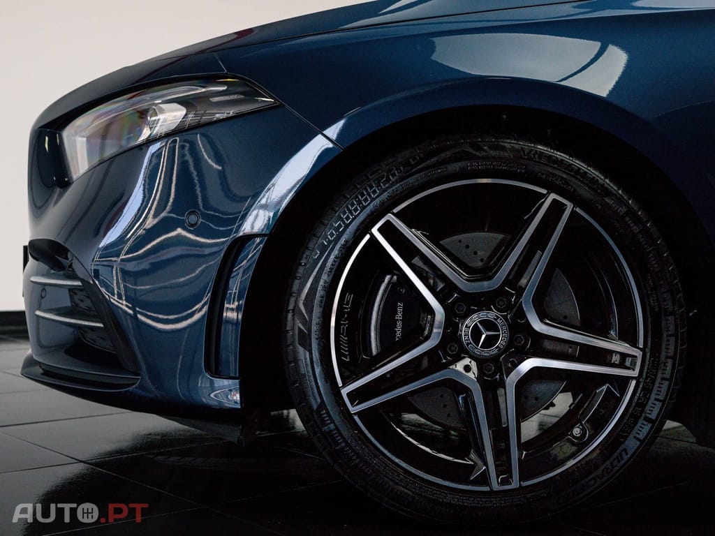 Mercedes-Benz A 250 e AMG Line