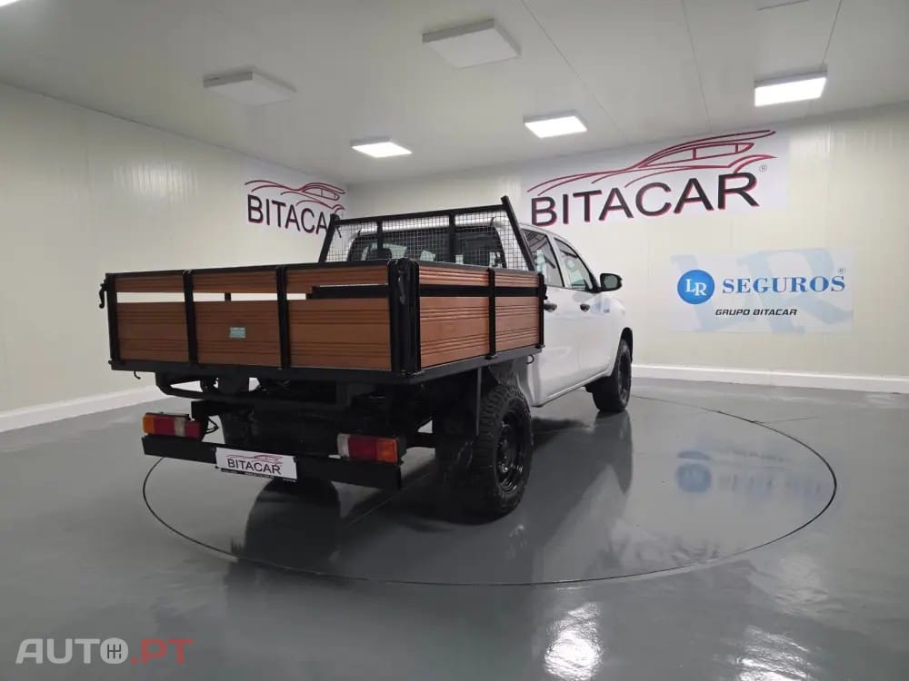 Toyota Hilux 2.4 D-4D 4WD CD CH