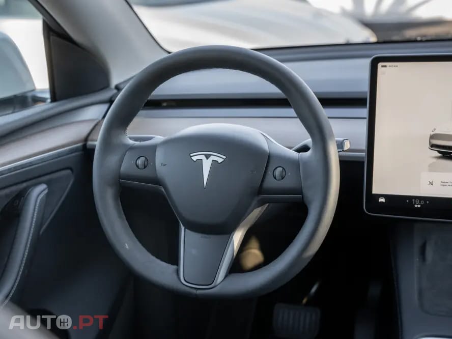 Tesla Model Y Long Range Dual Motor AWD
