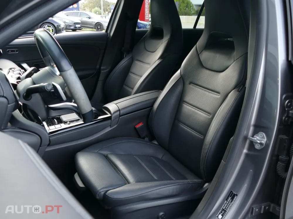 Mercedes-Benz A 250 e AMG Line