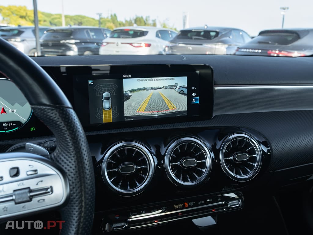 Mercedes-Benz A 250 e AMG Line