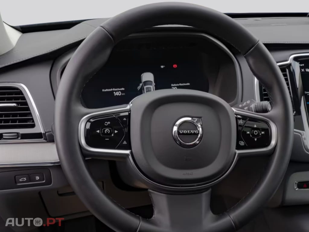 Volvo XC90 T8 AWD Plus