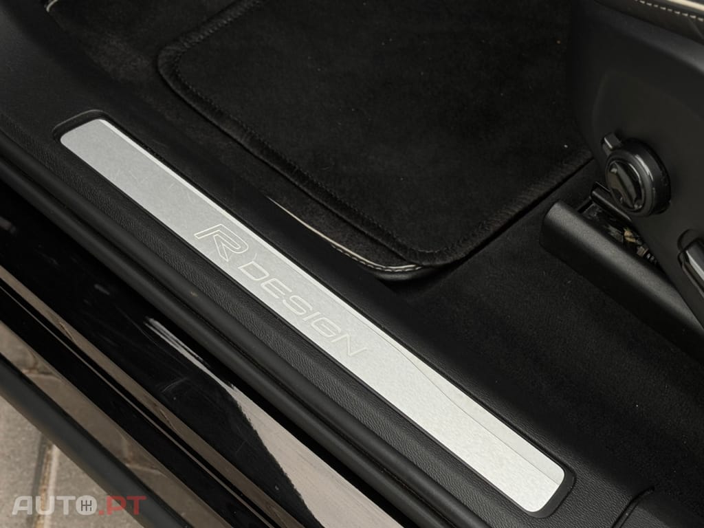 Volvo XC60 2.0 T8 PHEV R-Design Expression AWD