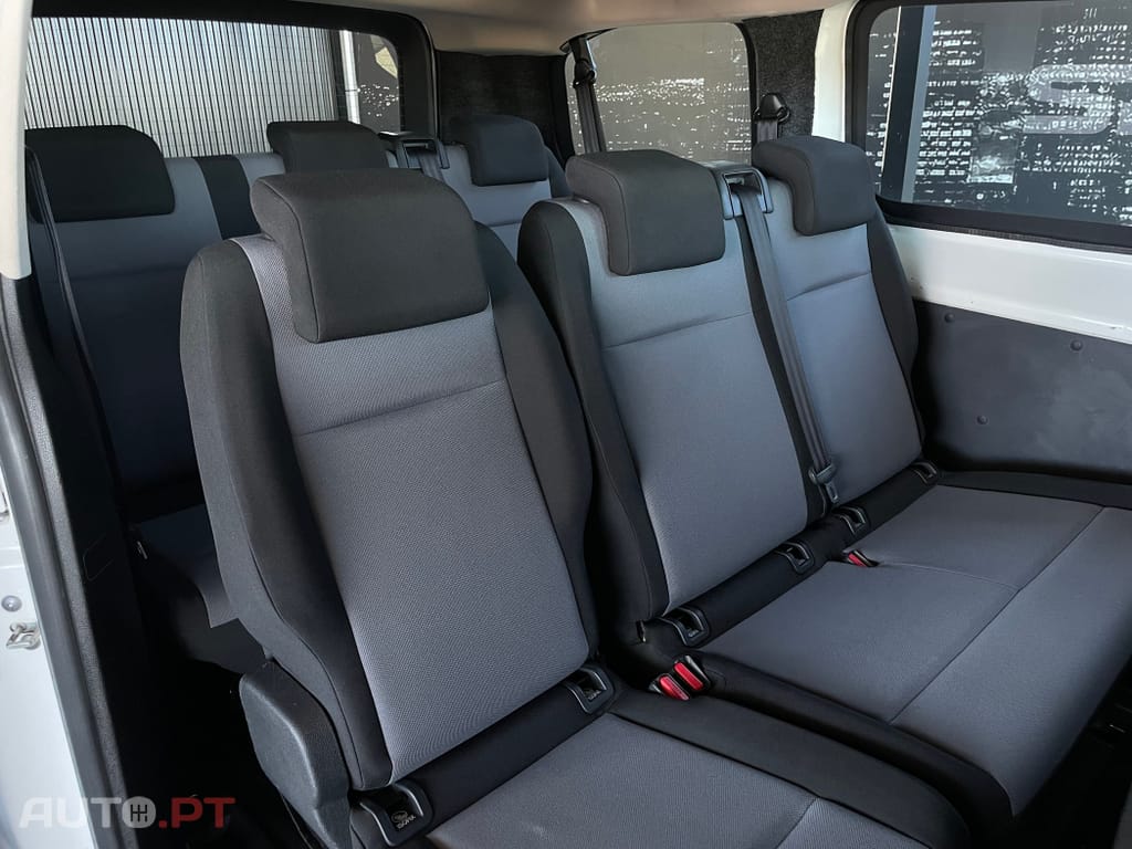 Peugeot Traveller 1.5 BlueHDi L2H1 Active Standard