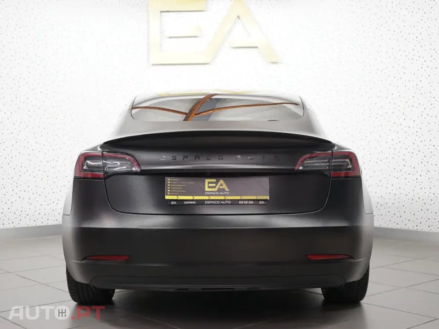 Tesla Model 3 Standard Range Plus RWD