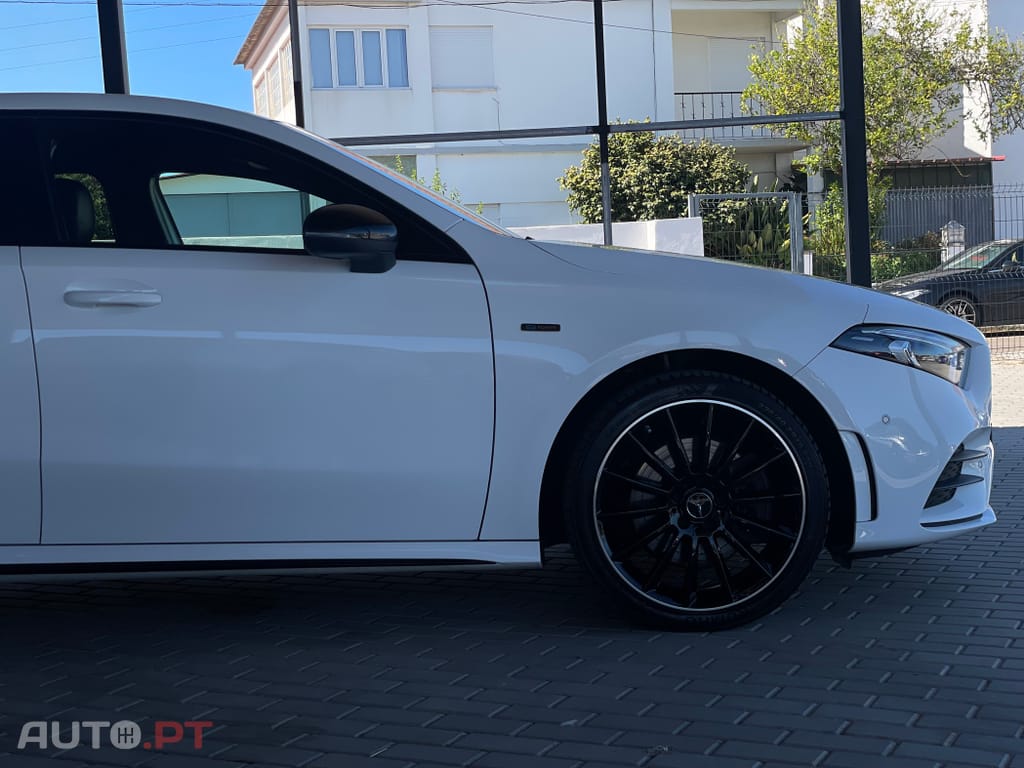 Mercedes-Benz A 250 e AMG Line