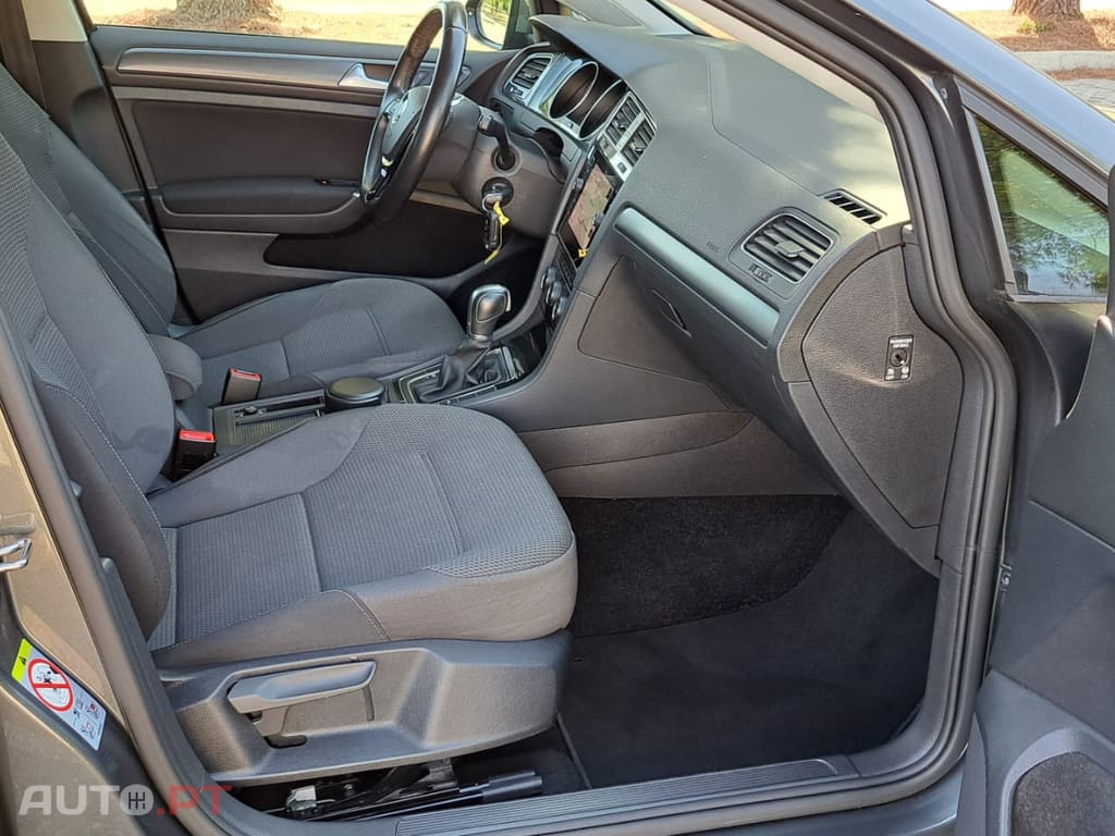 Volkswagen Golf Confotline