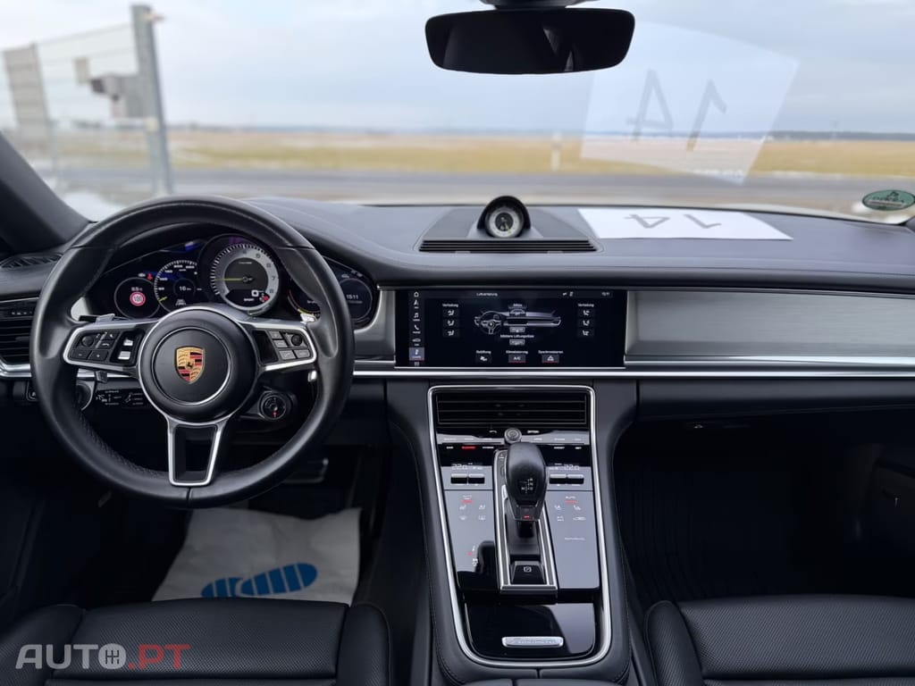 Porsche Panamera 4 E-Hybrid Sport