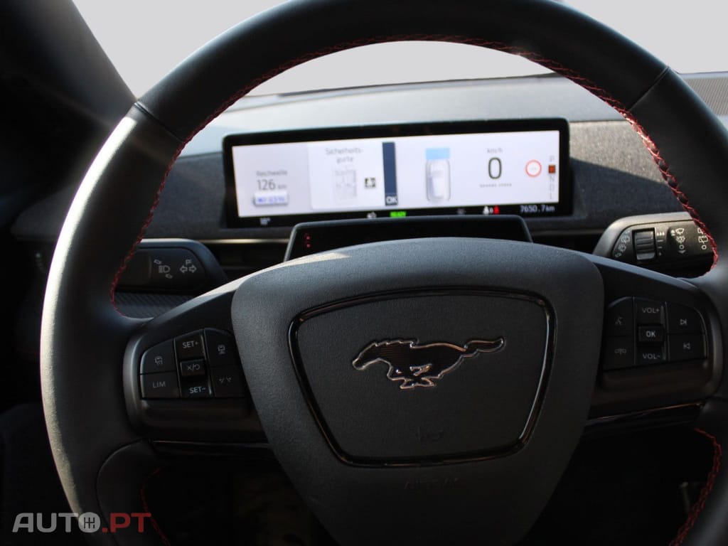 Ford Mustang Mach-E I.V.A DEDUTIVEL Premium AWD Standard-Range 