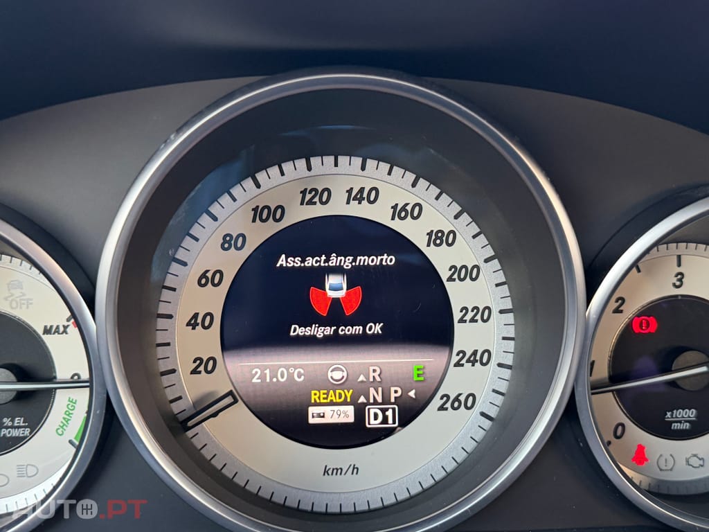 Mercedes-Benz E 300 BLUETEC Hybrid Avantgarde