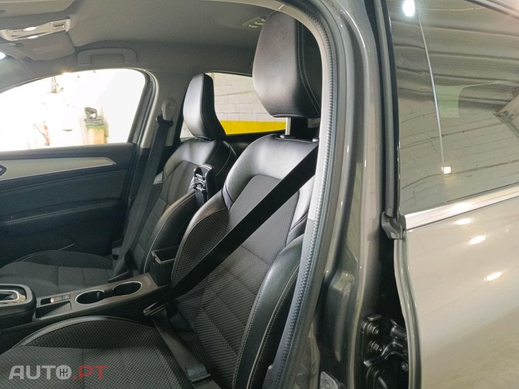 Renault Arkana 1.6 E-Tech Intens