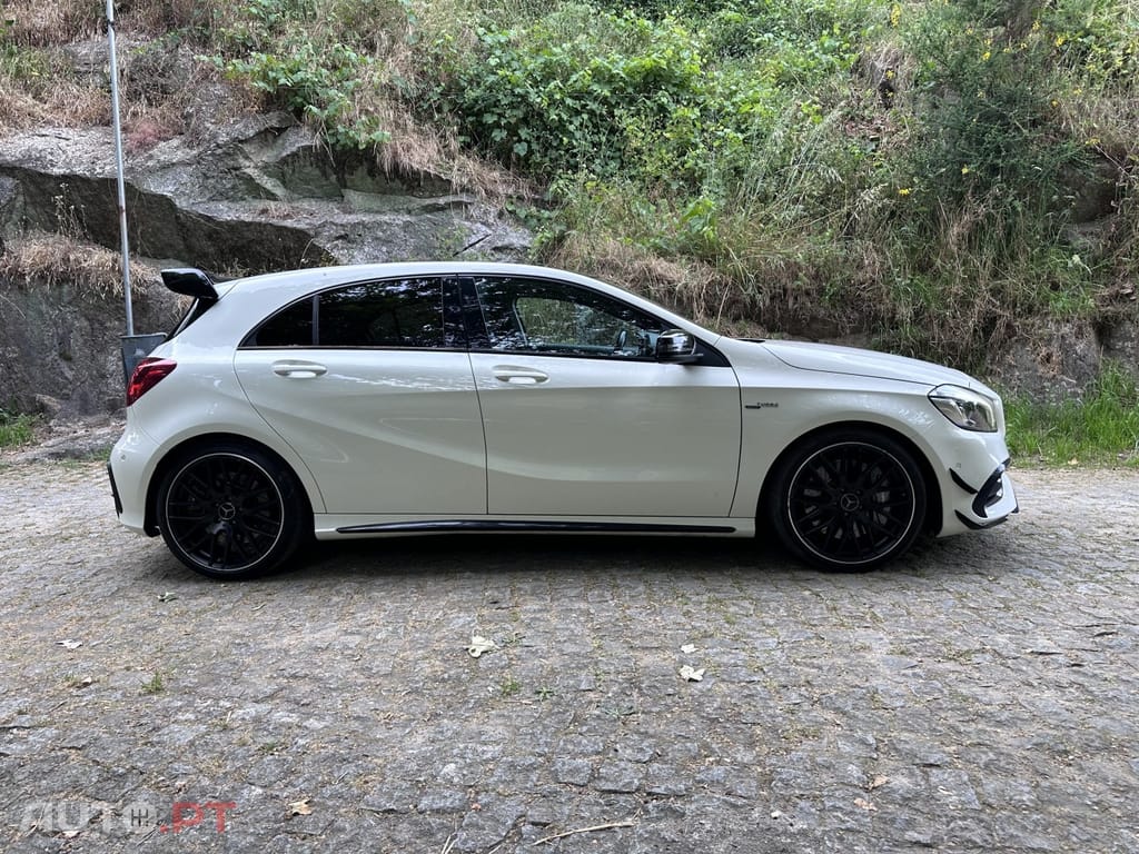 Mercedes-Benz A 45 AMG 4Matic Speedshift 7G-DCT