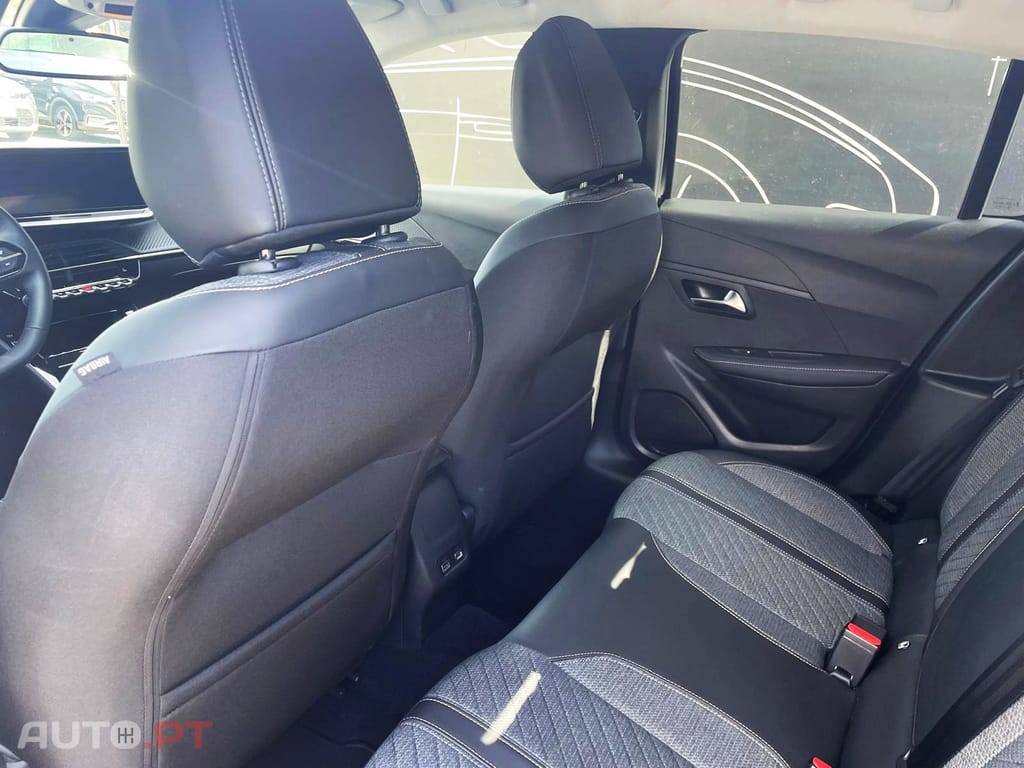 Peugeot 208 1.2 Hybrid Allure e-DCS6