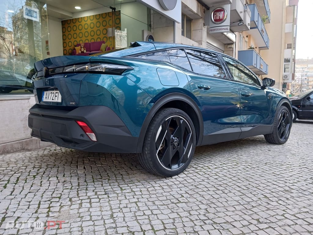 Peugeot 408 1.6 Hybrid GT e-EAT8