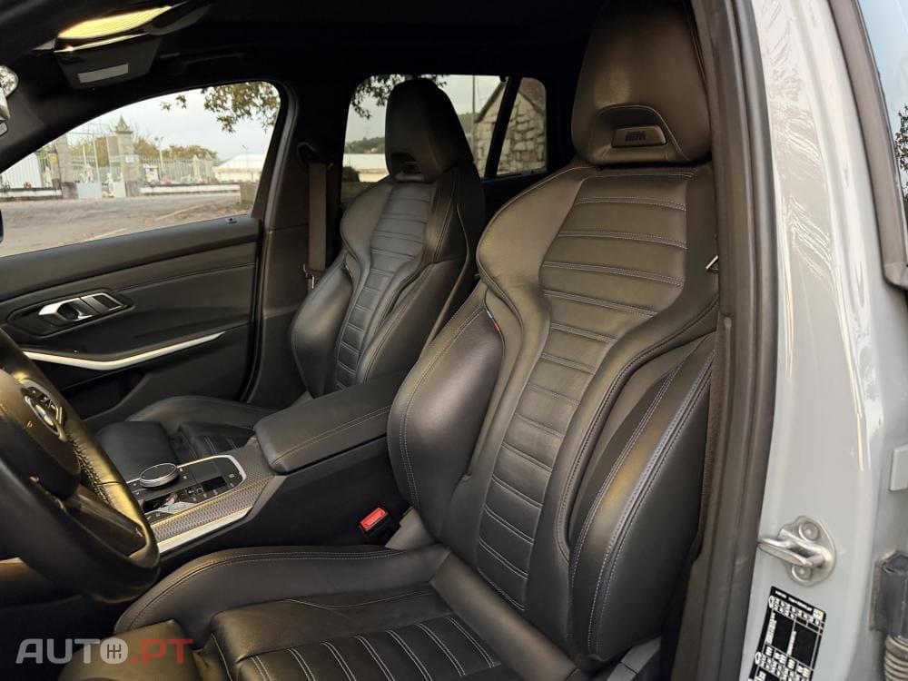 BMW 330 e Touring Pack Desportivo M Auto