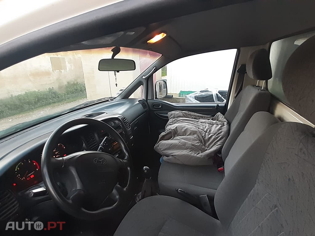 Hyundai H-1 2.5