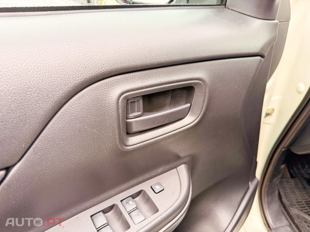 Mitsubishi L200 2.3 DI-D CD Invite 4WD