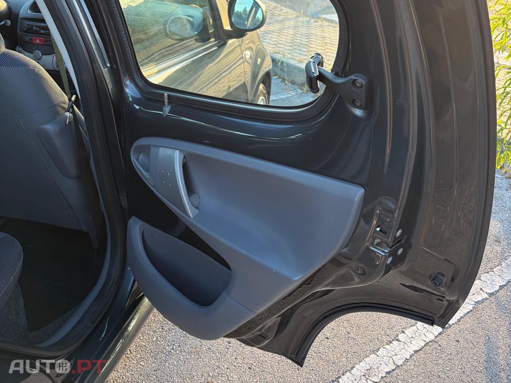 Peugeot 107 1.0 VTI Pure Tech