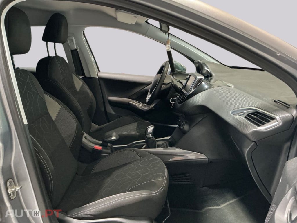 Peugeot 2008 1.2 PureTech Style