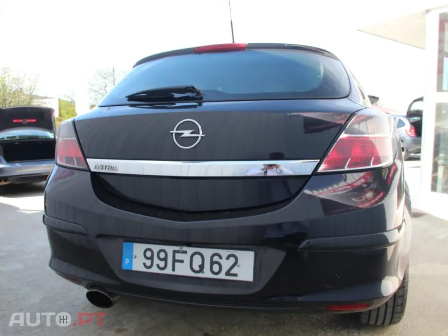 Opel Astra GTC 1.9 CDTI