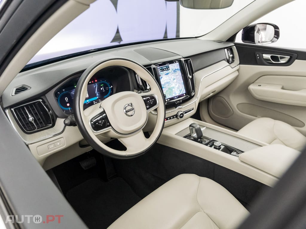 Volvo XC60 2.0 T6 PHEV Core AWD