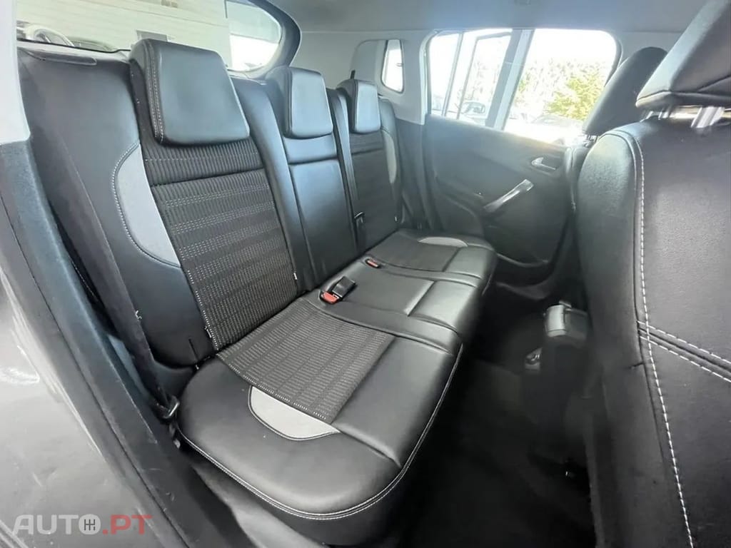 Peugeot 2008 1.2 PureTech Allure