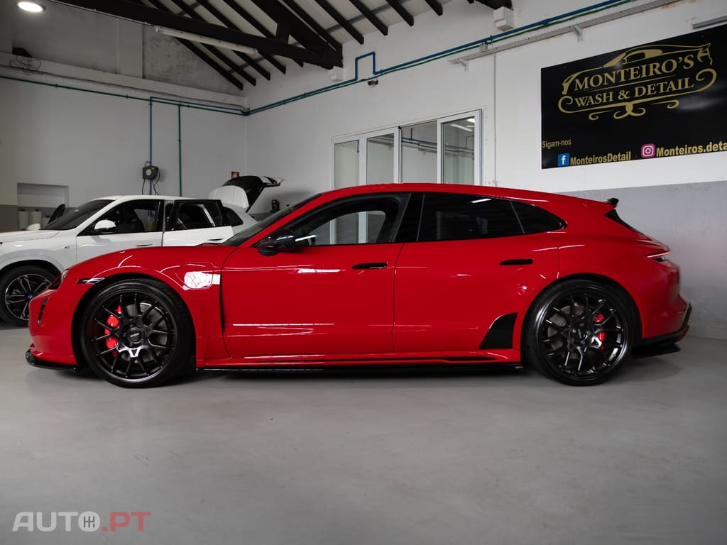 Porsche Taycan GTS Sport Turismo