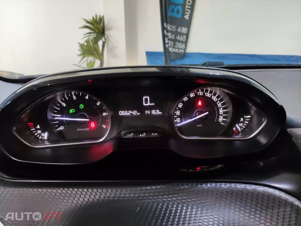 Peugeot 208 1.2 PureTech Signature