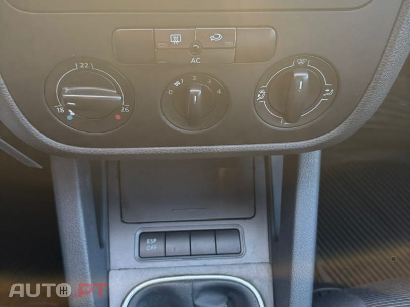 Volkswagen Golf 1.4i Trendline AC — fotografia 9