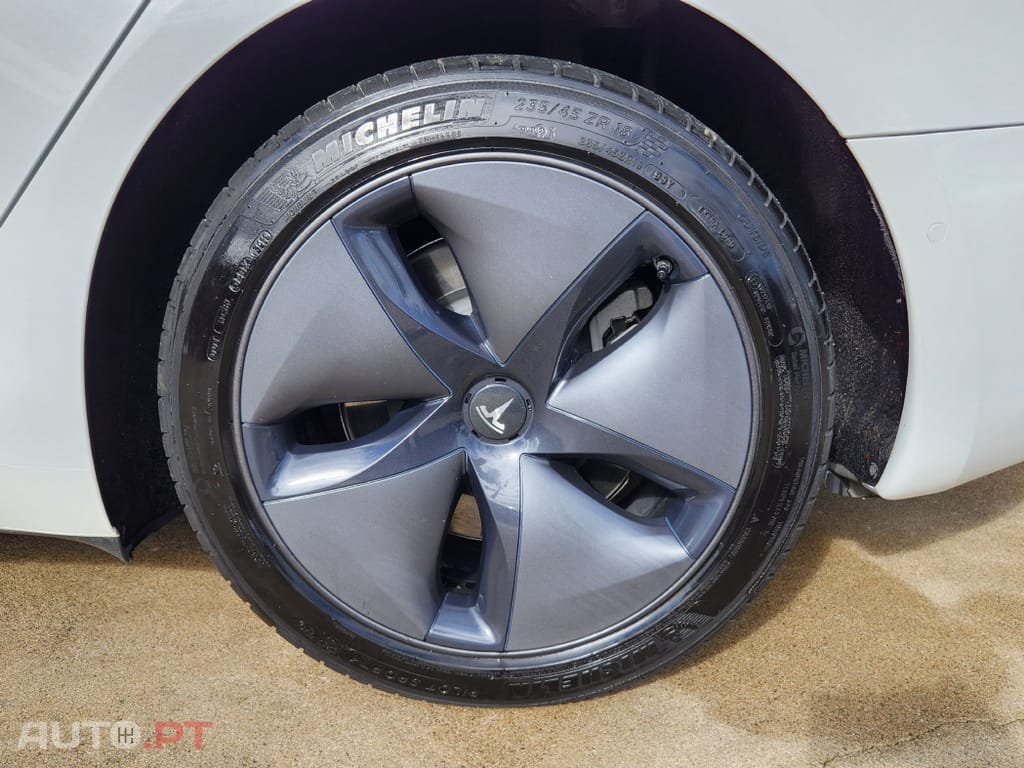 Tesla Model 3 Standard RWD Plus