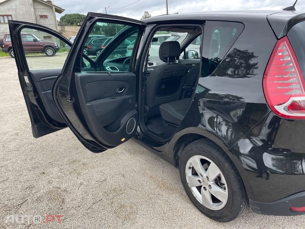 Renault Scénic 1.5 dCi Dynamique S EDC