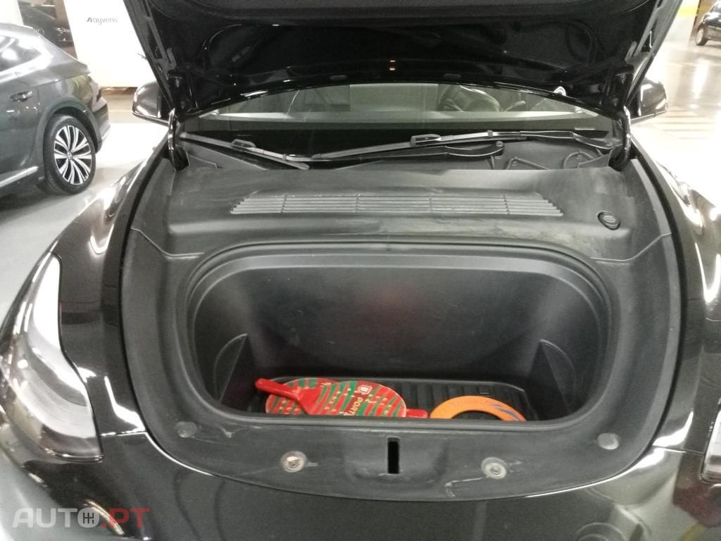 Tesla Model Y Long Range Tração Integral