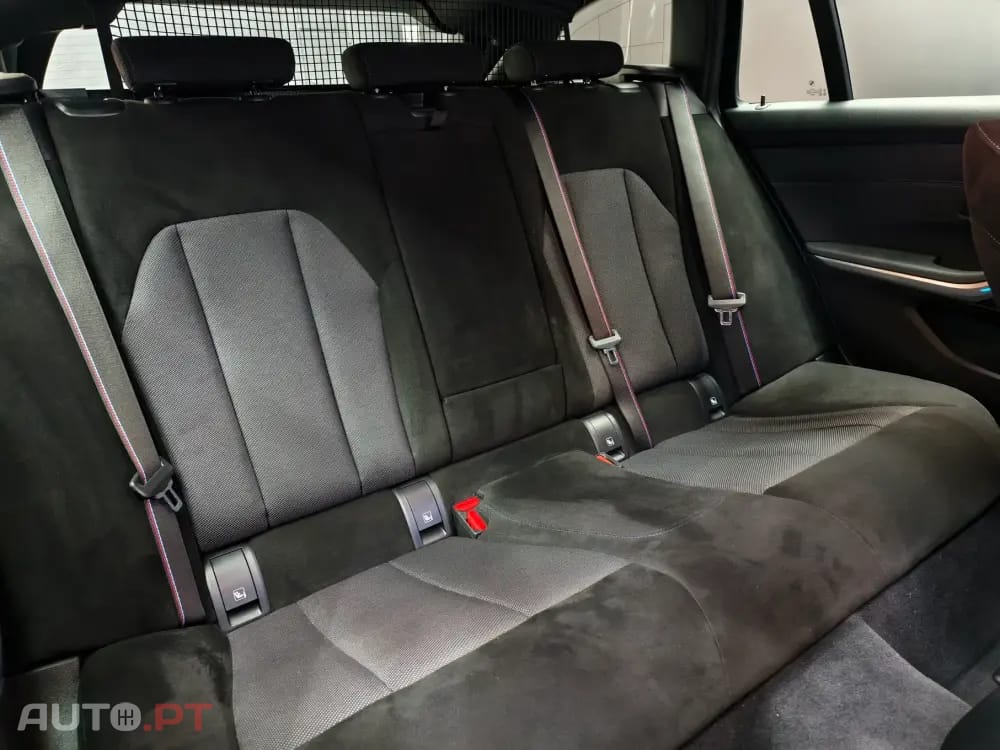 BMW 330 e Pack Desportivo M Pro Auto