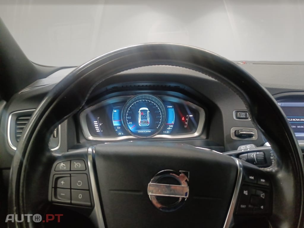 Volvo V60 2.4 D6 Momentum AWD Phev