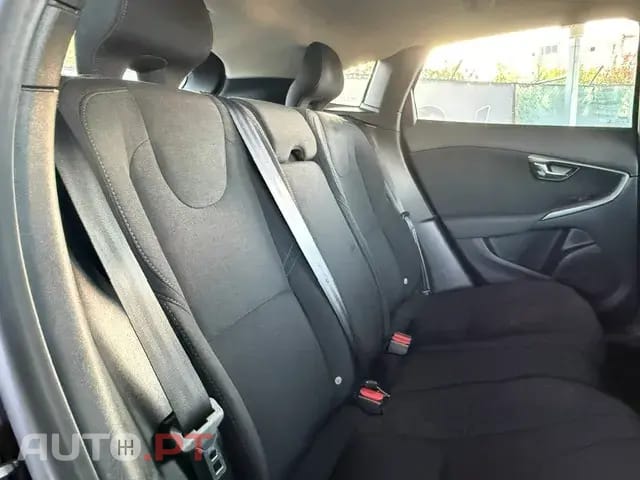 Volvo V40 2.0 D2 Momentum