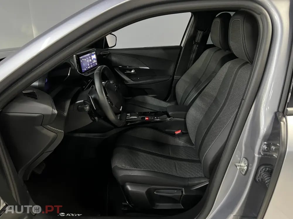 Peugeot 2008 1.2 Hybrid Allure e-DCS6