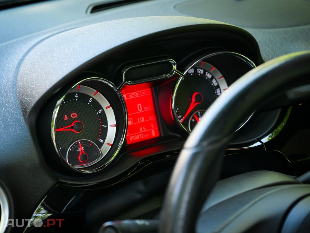 Opel Adam 1.0 T Rocks