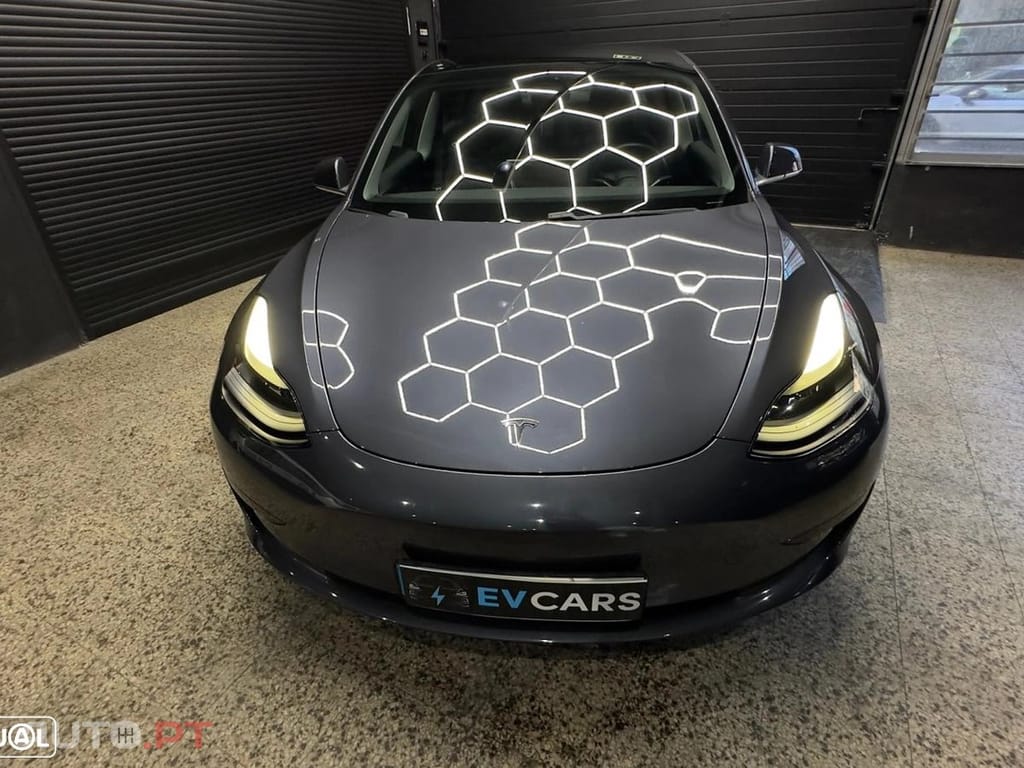 Tesla Model 3 Standard Range Plus RWD