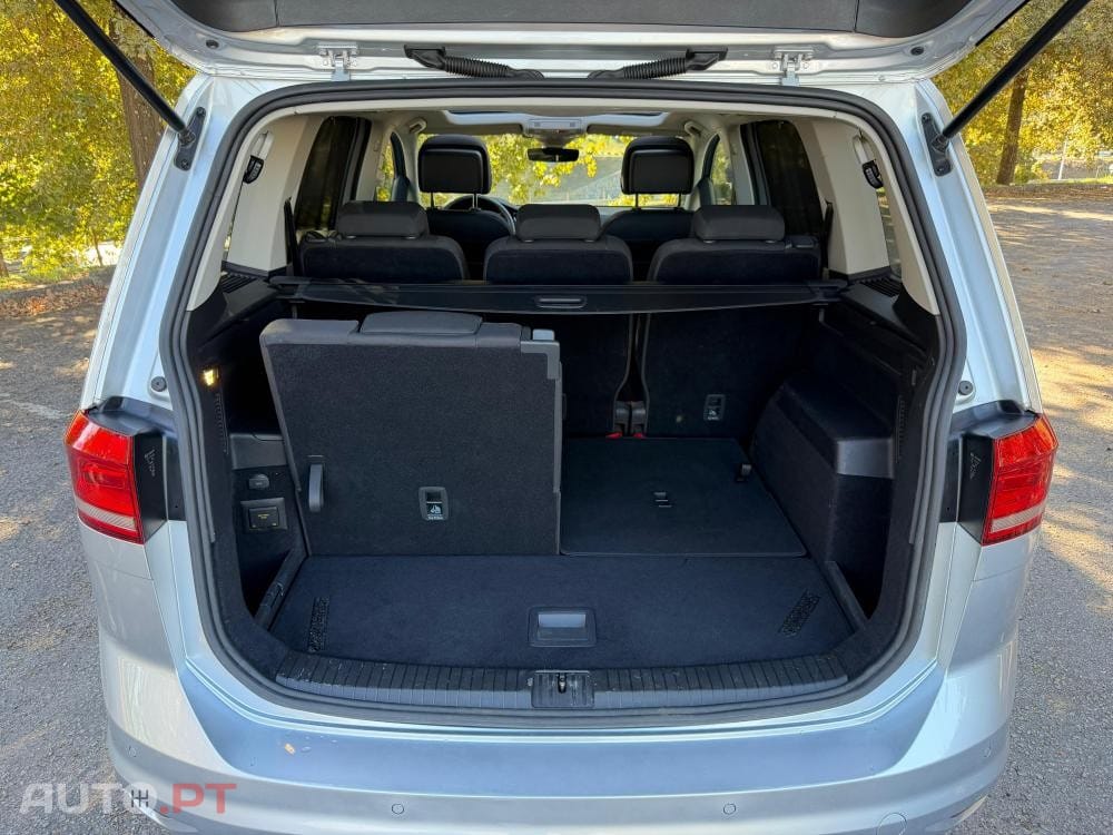 Volkswagen Touran 2.0 TDI Highline DSG