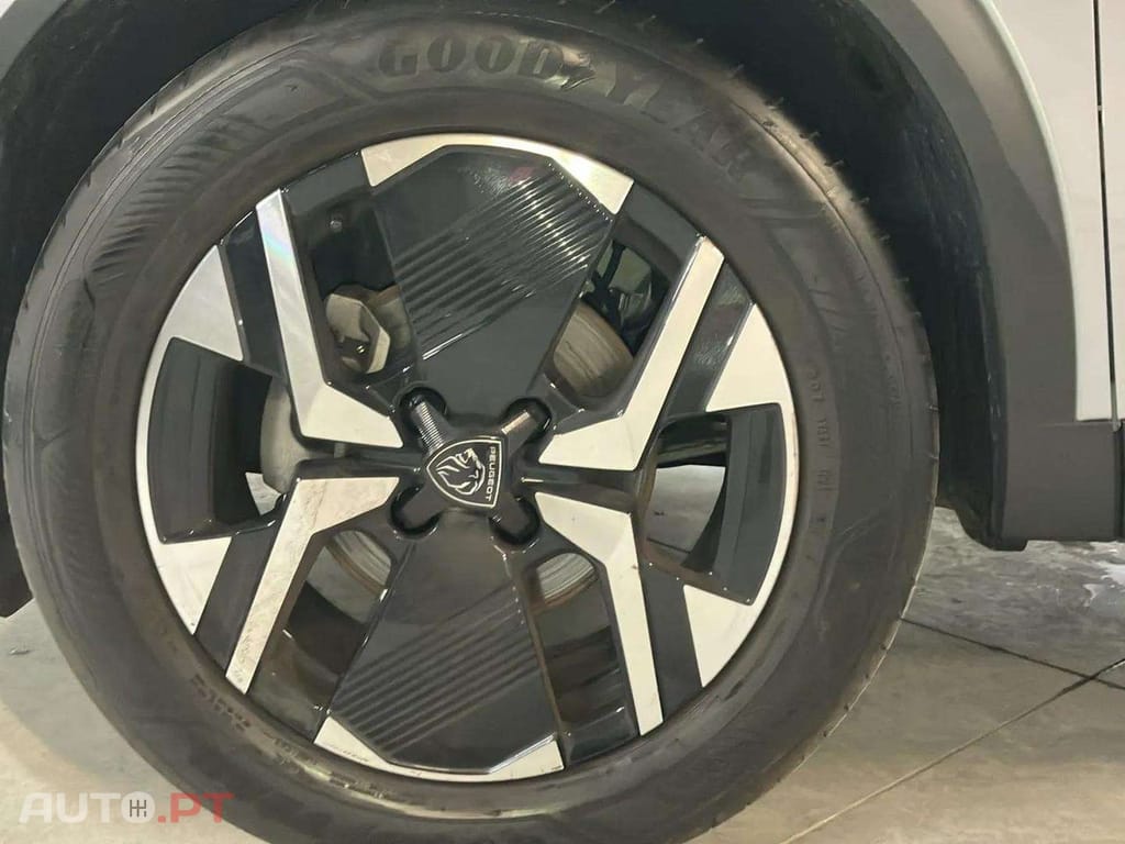 Peugeot 2008 1.2 PureTech Allure