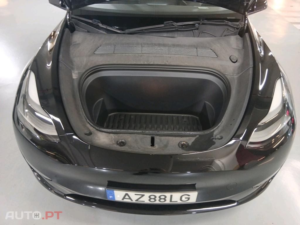 Tesla Model Y Long Range Tração Integral