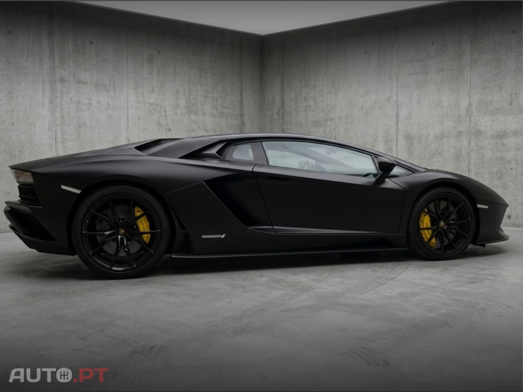 Lamborghini Aventador 6.5 V12 LP740-4 S