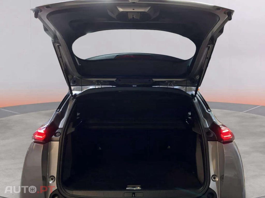 Peugeot 2008 1.2 PureTech Allure EAT8