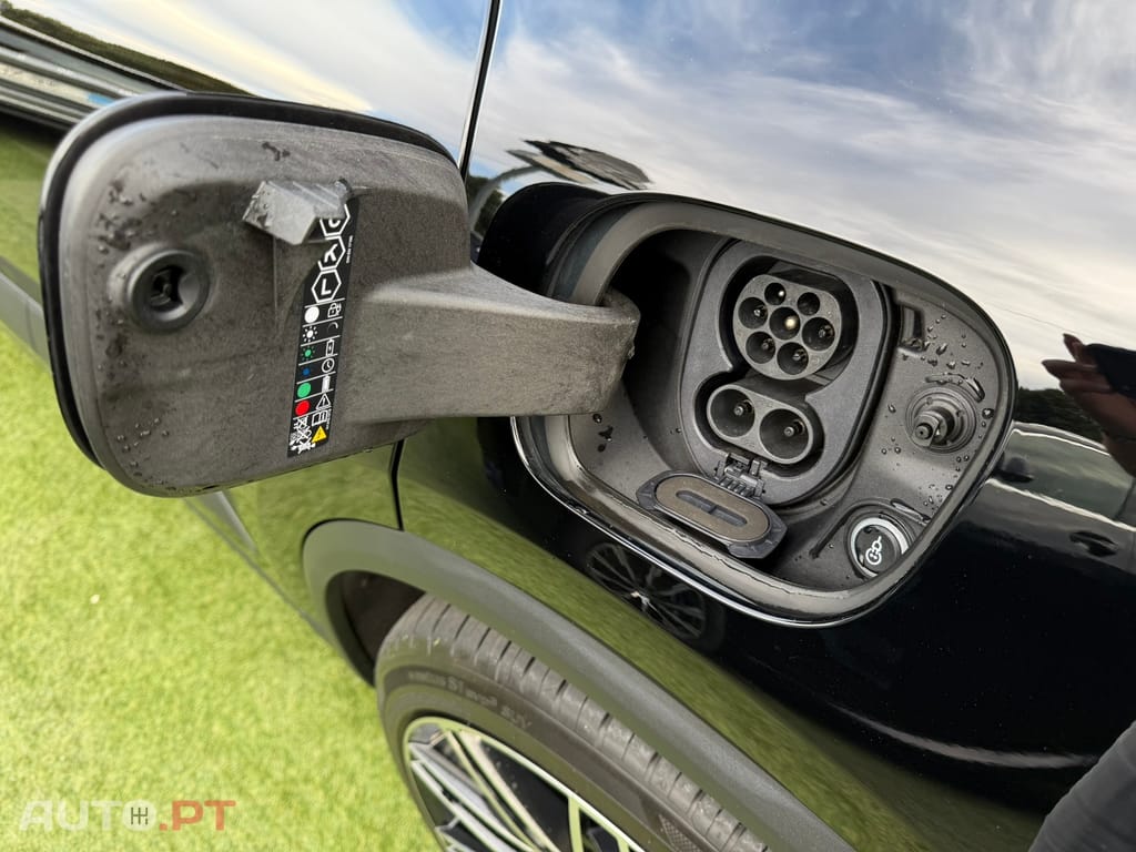 Porsche Macan Electric 4