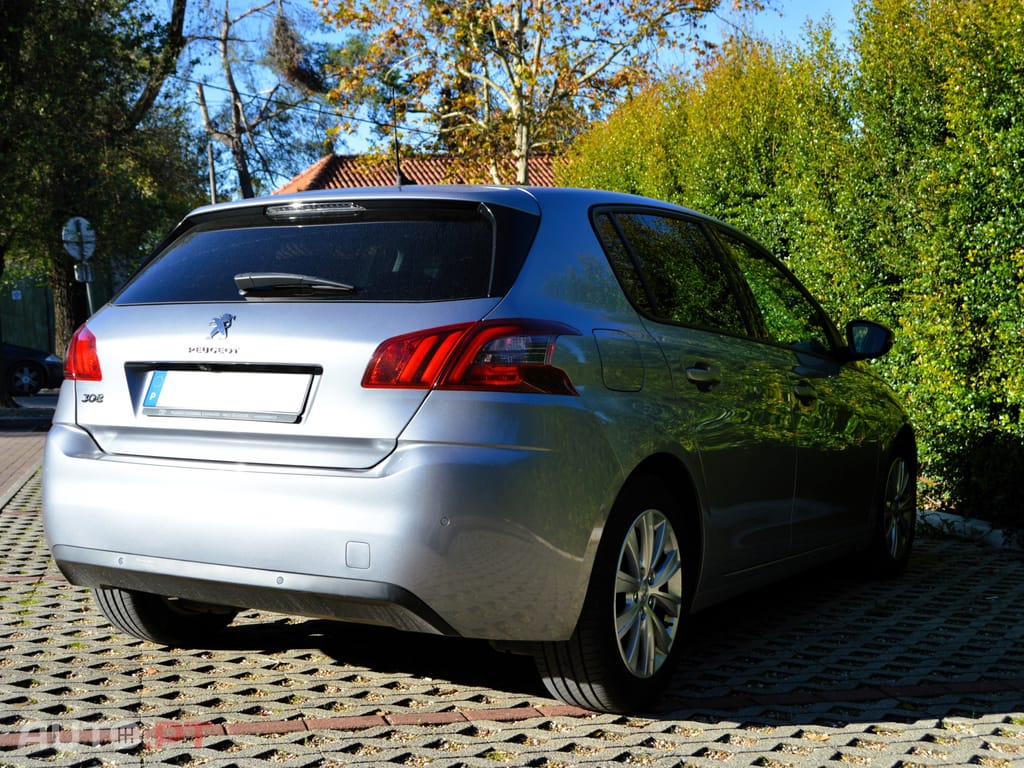 Peugeot 308 STYLE 1.5 BLUEHDI 130CV
